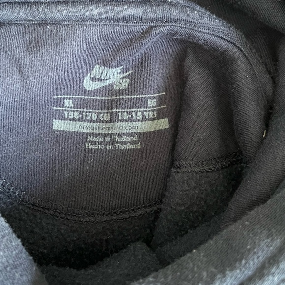 Youth Size XL Nike Lot of 3 (Hoodie, Long Sleeve and Short Sleeve) Tops - Picture 4 of 12